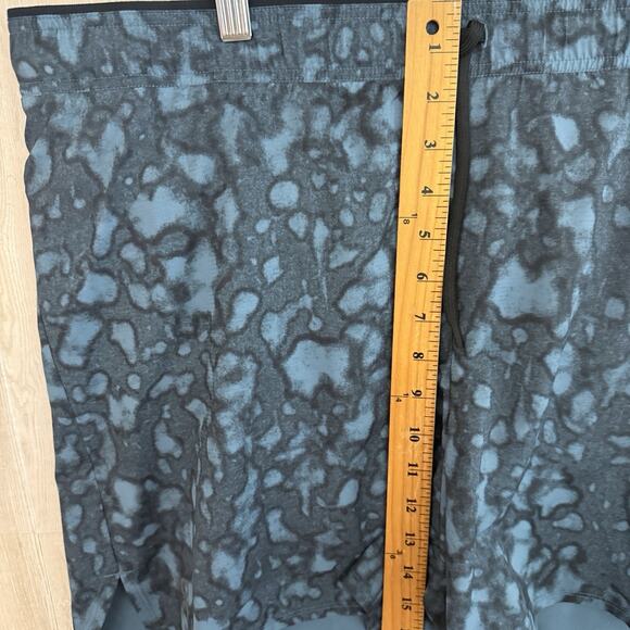 On Cloud Trail Shorts Womens XL Storm Teal Green Black Lined 4.5” Inseam Running - Picture 6 of 14